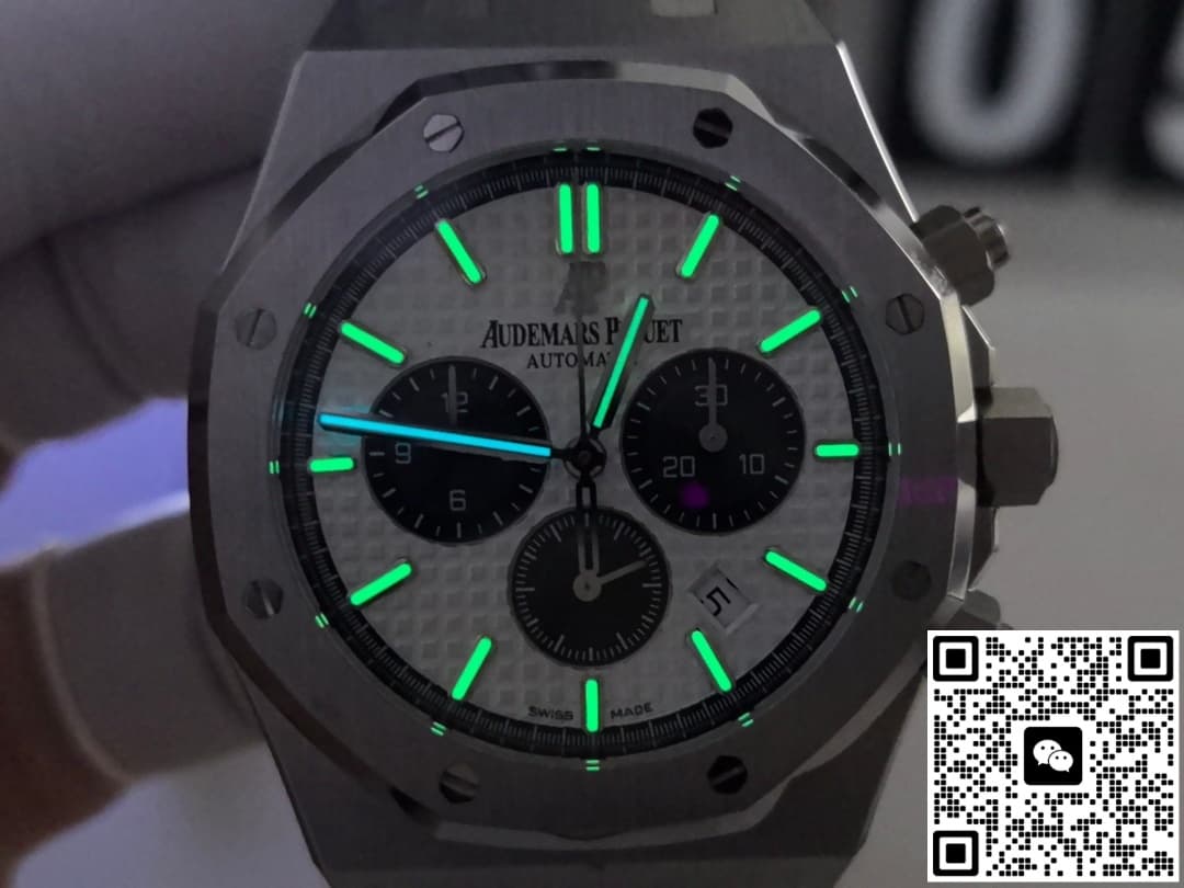 Audemars Piguet Royal Oak 26331ST.OO.1220ST.03 APW Factory date display