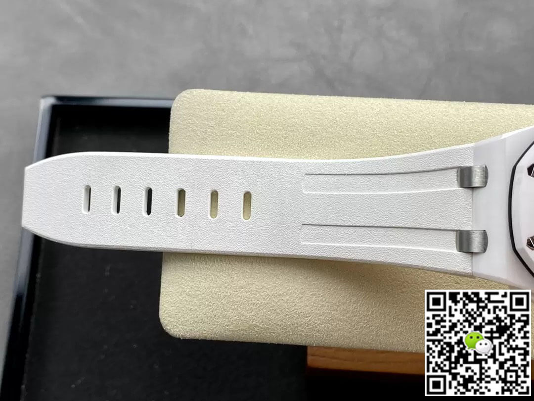 Audemars Piguet Royal Oak Offshore 15707CB.OO.A010CA.01 APS Factory White Ceramic