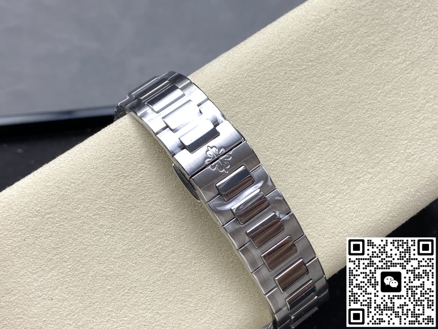 Patek Philippe Nautilus 5711 GR Factory Diamond Bezel