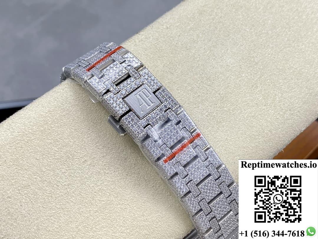 Audemars Piguet Royal Oak 15400ST.011 AMG Factory Diamond Bezel