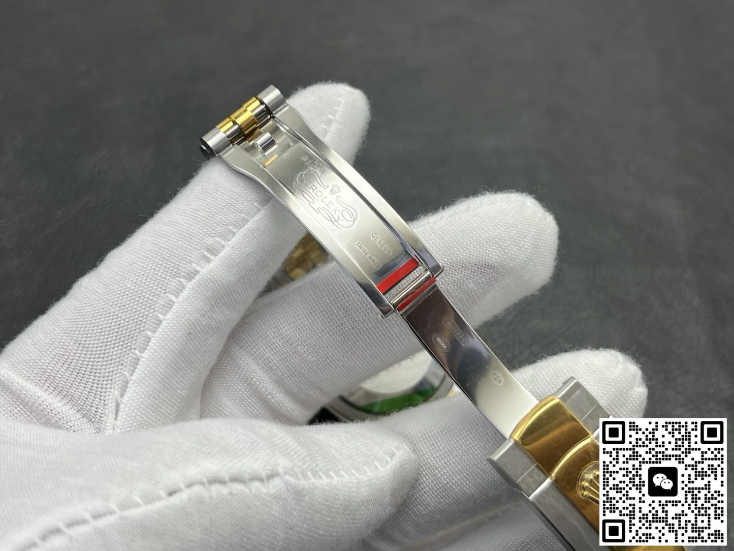 Rolex Datejust M126233-0043 VS Factory Date Display