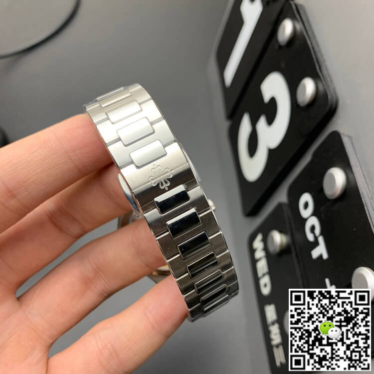 Patek Philippe Nautilus 7118/1A-001 3K Factory Blue Dial