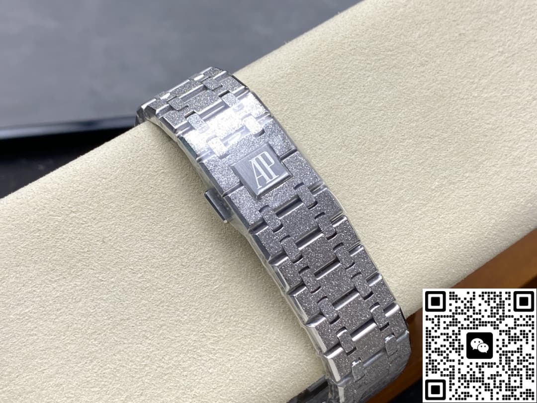 Audemars Piguet Royal Oak 26240BC.GG.1324BC.02 OM factory luminous hour markers