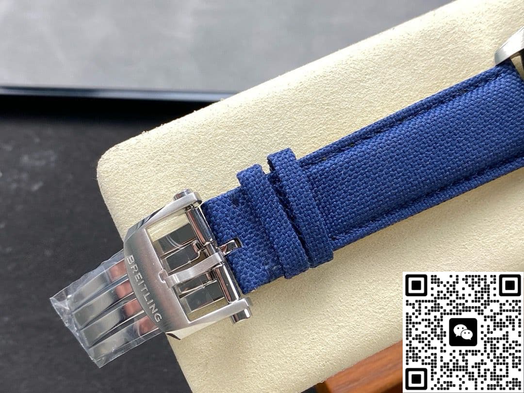 Breitling Avenger A17328101C1X1 BLS Factory Date Display