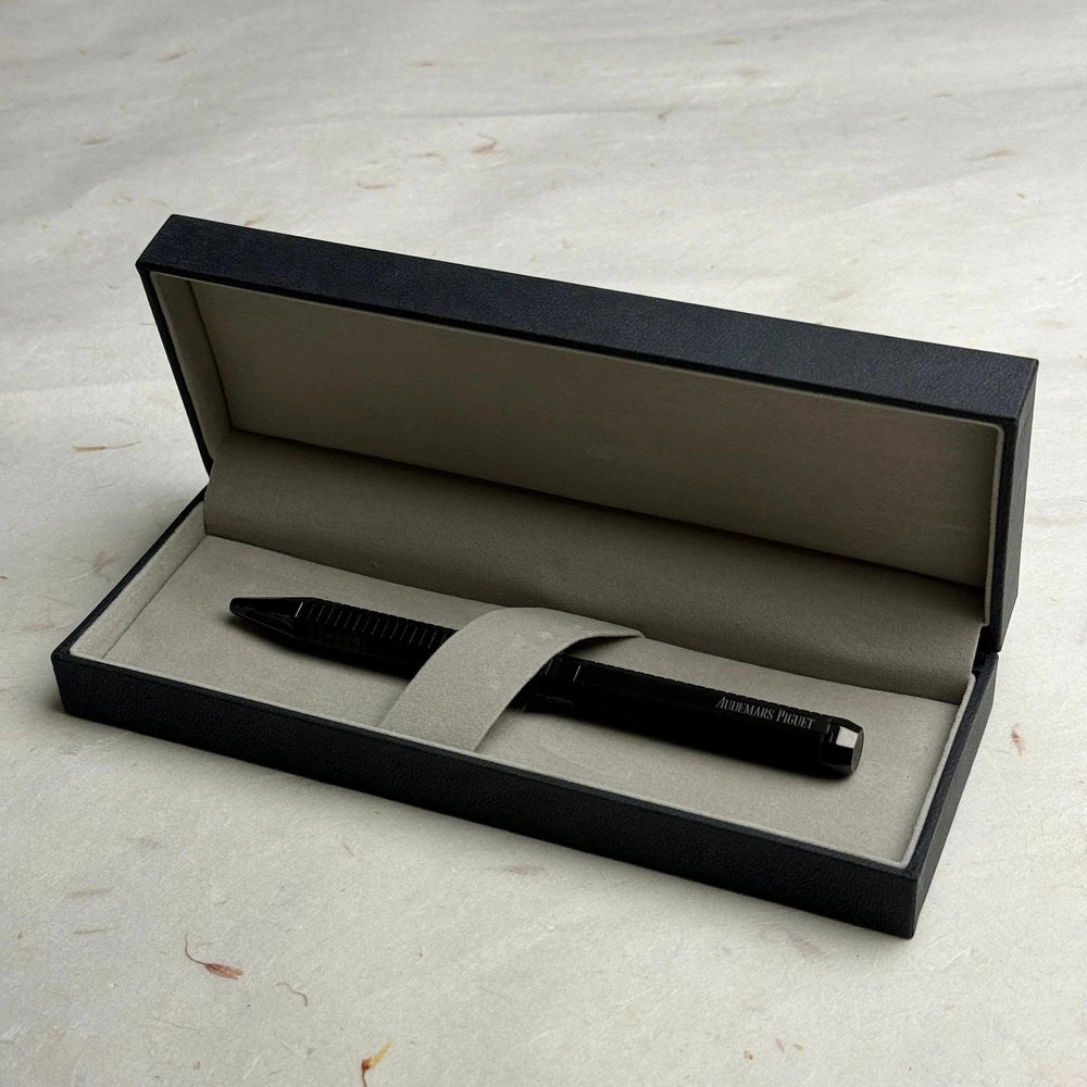 AUDEMARS PIGUET ROYAL OAK BLACK LUXURY PEN 001