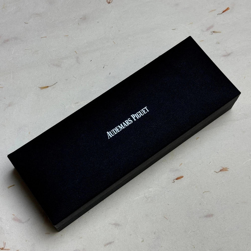 AUDEMARS PIGUET ROYAL OAK BLACK LUXURY PEN 001