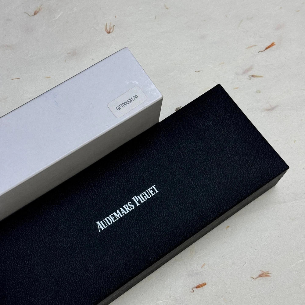 AUDEMARS PIGUET ROYAL OAK BLACK LUXURY PEN 001