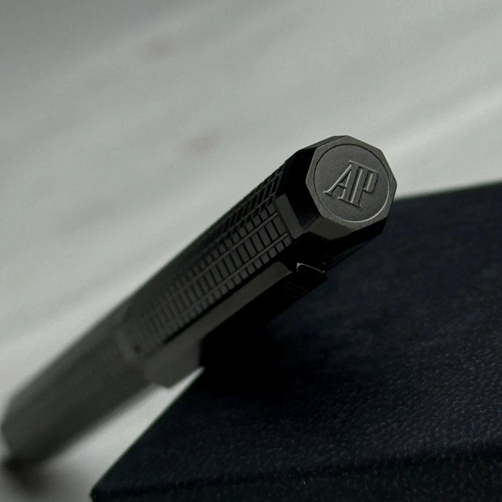 AUDEMARS PIGUET ROYAL OAK BLACK LUXURY PEN 001