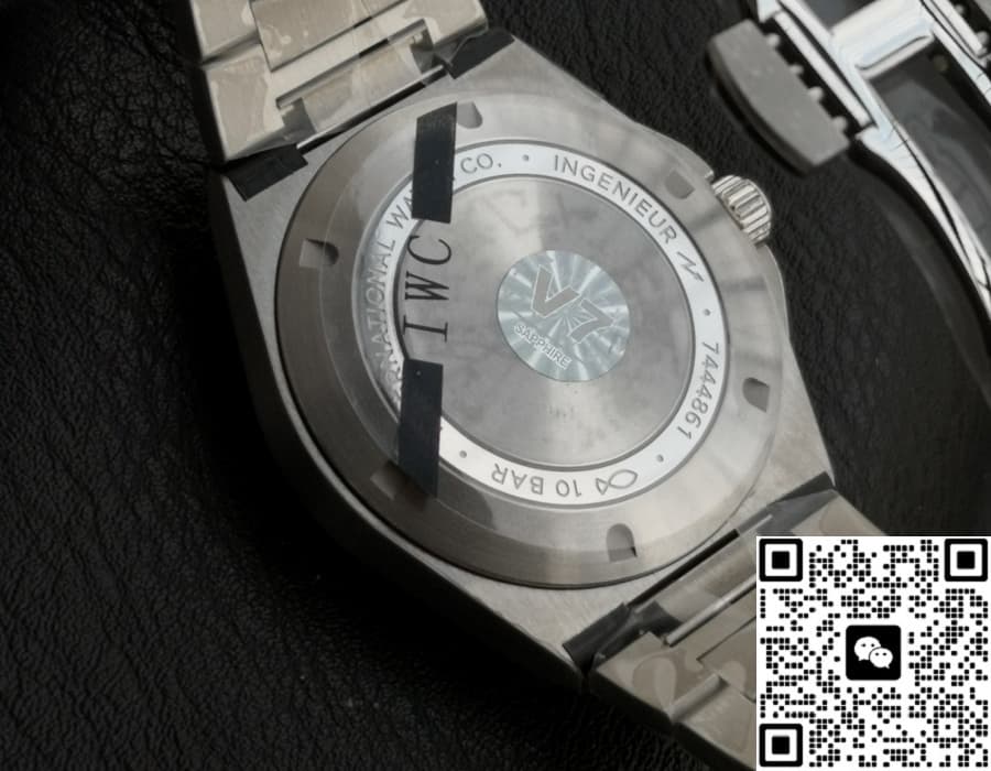 IWC Engineer IW328903 V7 Factory Date Display