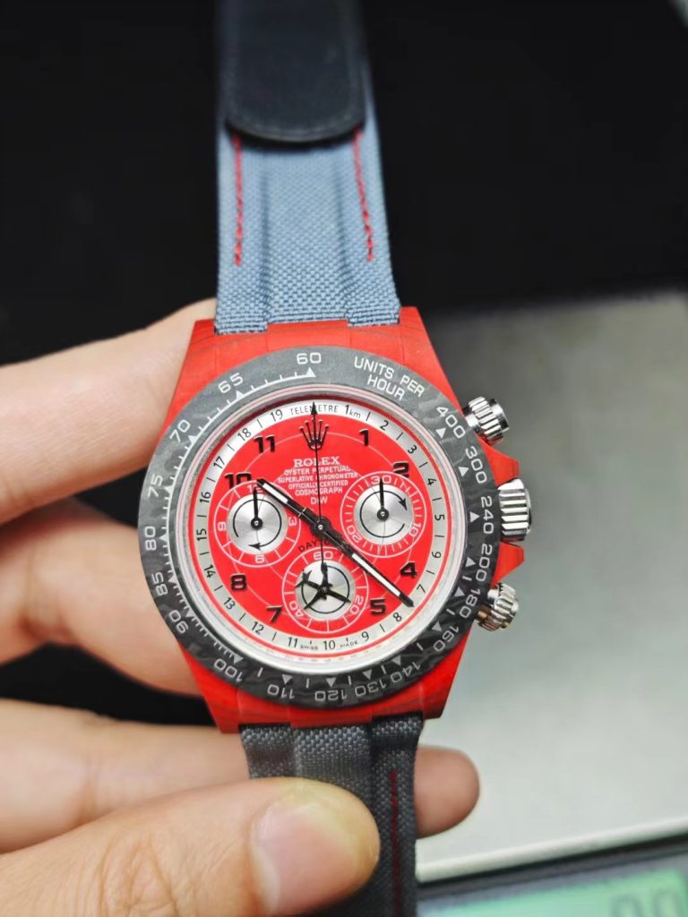 Diw Custom Made Carbon Daytona with 4130 Movement