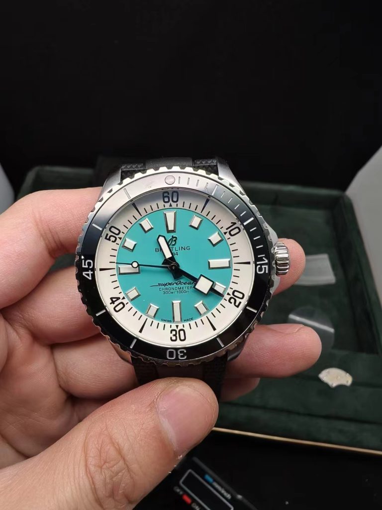 Replica Breitling Superocean 300m 44mm with Swiss Sw200 Movement