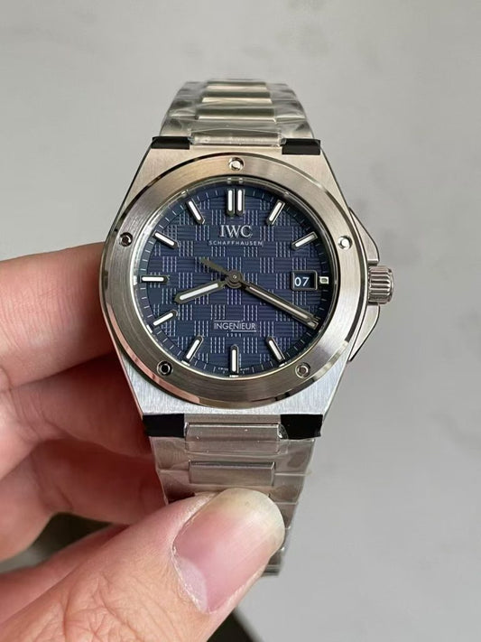 V7 Ingenieur Blue Dial