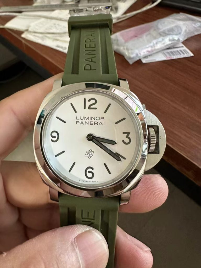Replica Panerai Pam 1087 Luminor Base