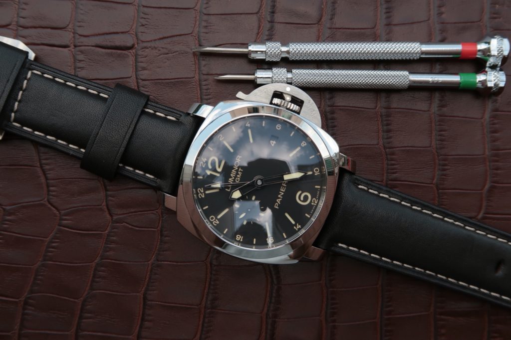 Vs Factory V2 Edition Replica Panerai Luminor Gmt Pam 531 with Super Clone P 9003 Movement Black Leather Strap