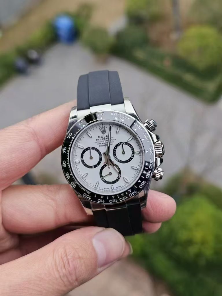 Replica Rolex Daytona 126500 with Rubber Band