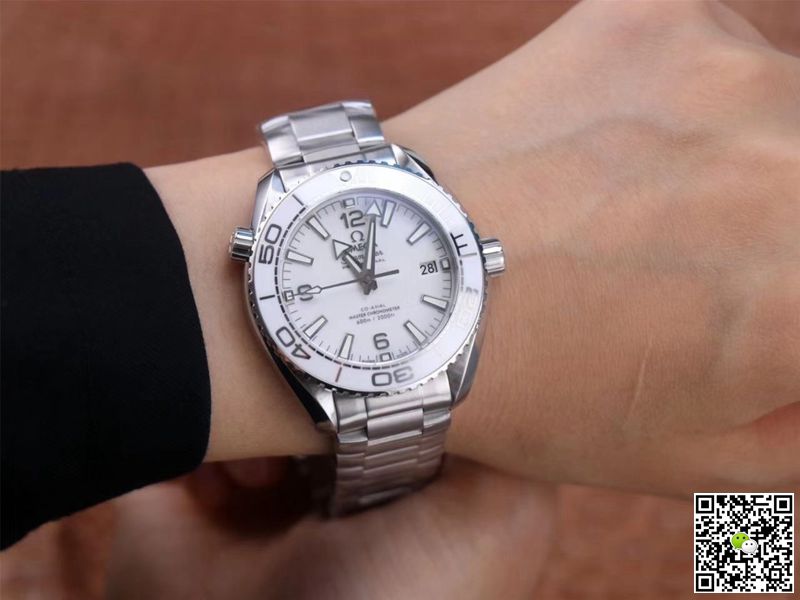 Omega Seamaster 215.30.40.20.04.001 Planet Ocean 600M VS Factory White Dial