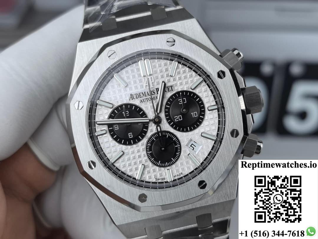 Audemars Piguet Royal Oak 26331ST.OO.1220ST.03 APW Factory date display
