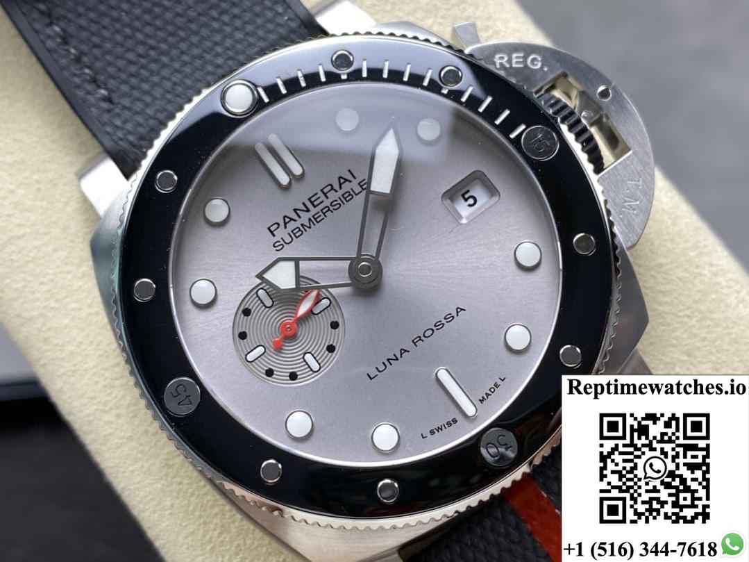 Panerai Submersible PAM01681 VS Factory Date Display