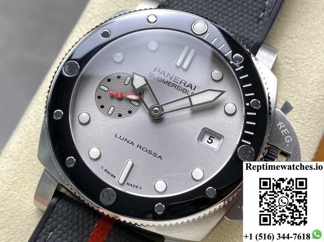Panerai Submersible PAM01681 VS Factory Date Display