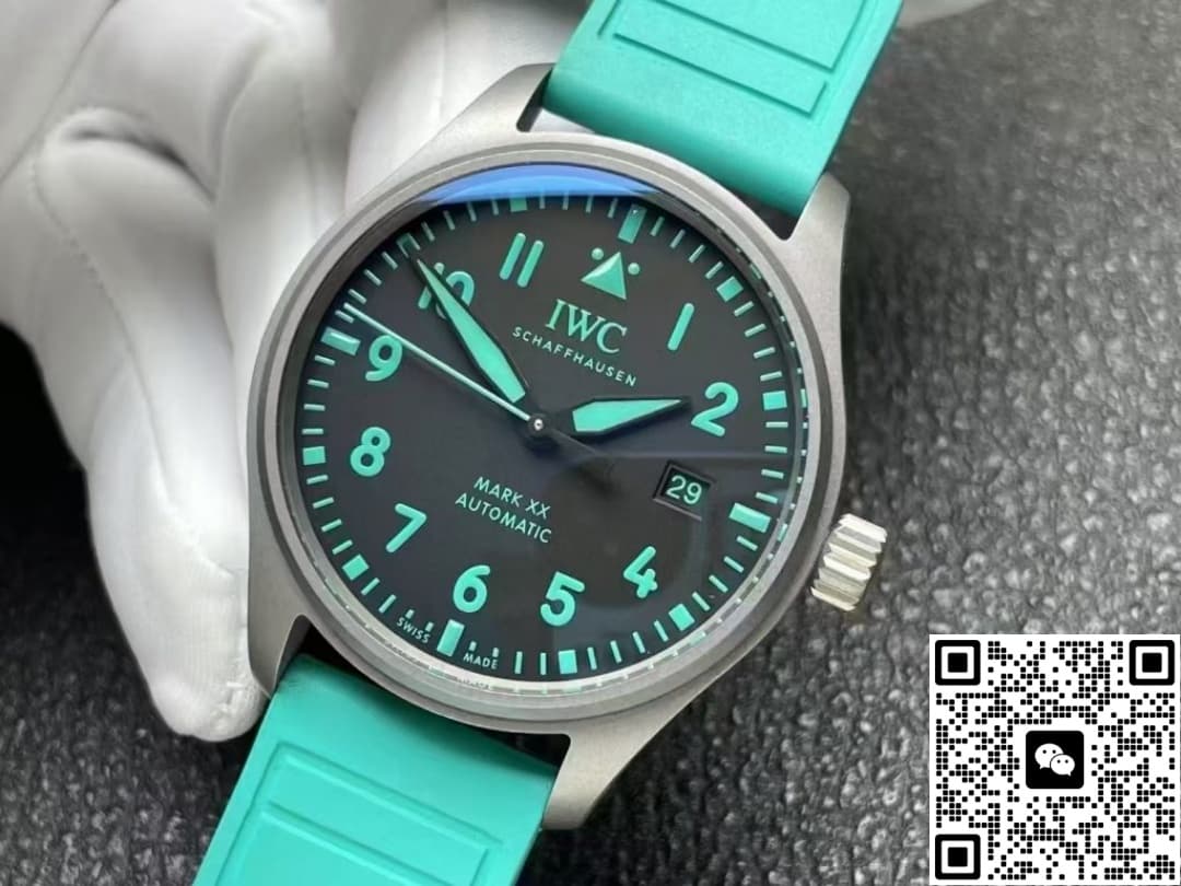 IWC Pilot’s Watch IW328210 M+ Factory Date Display