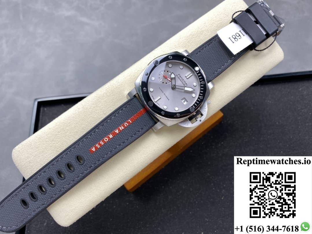 Panerai Submersible PAM01681 VS Factory Date Display