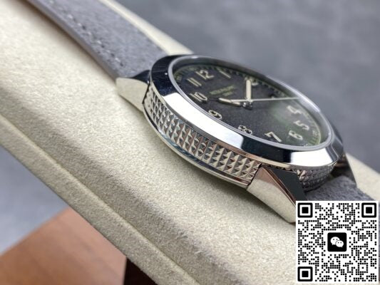 Patek Philippe Calatrava 5226G-001 GR Factory Date Display
