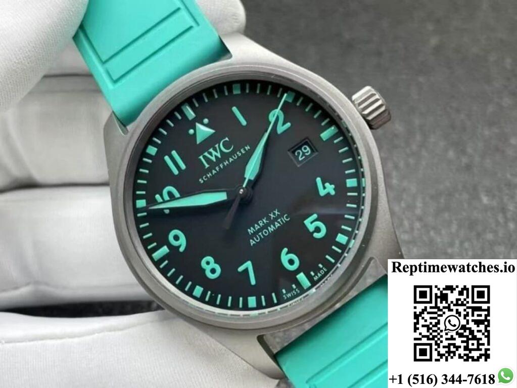 IWC PILOT’S WATCH IW328210 M+ FACTORY DATE DISPLAY