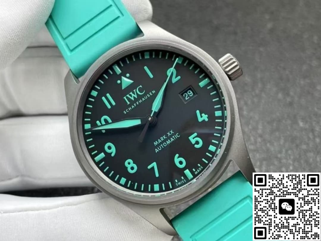 IWC Pilot’s Watch IW328210 M+ Factory Date Display