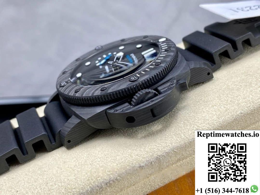 Panerai Submariner PAM02231 VS Factory Date Display