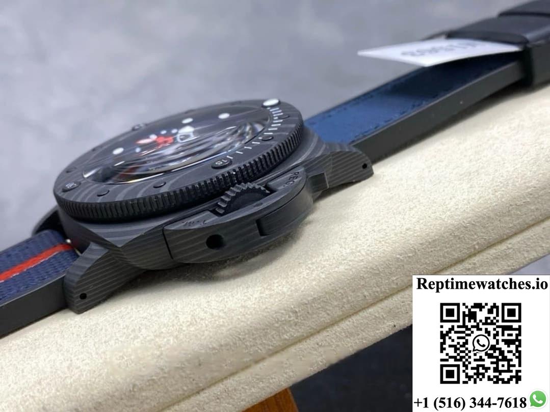 Panerai Submariner PAM01563 VS Factory Chronograph Function