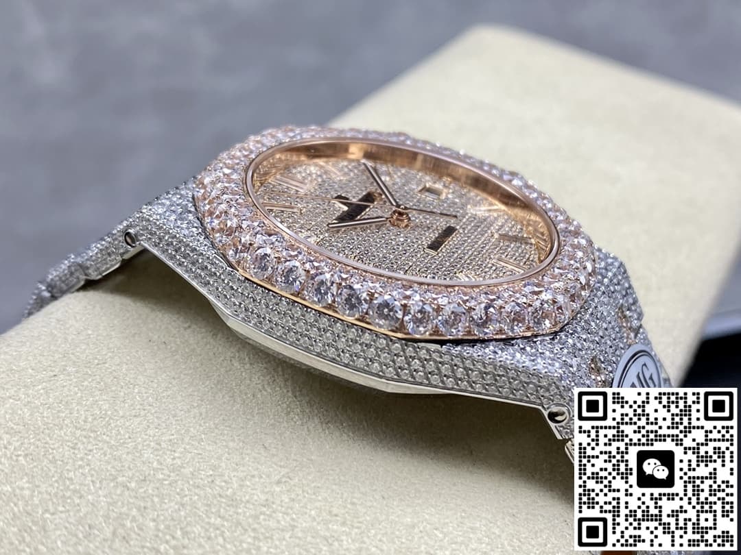 Audemars Piguet Royal Oak 15400OR.021 AMG Factory Date Display