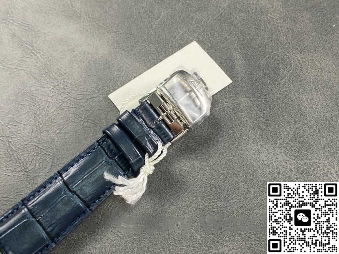 Jaeger-LeCoultre Master 13234E1 APS Factory Date Display