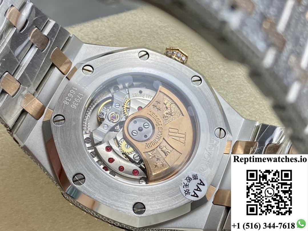 Audemars Piguet Royal Oak 15400OR.021 AMG Factory Date Display