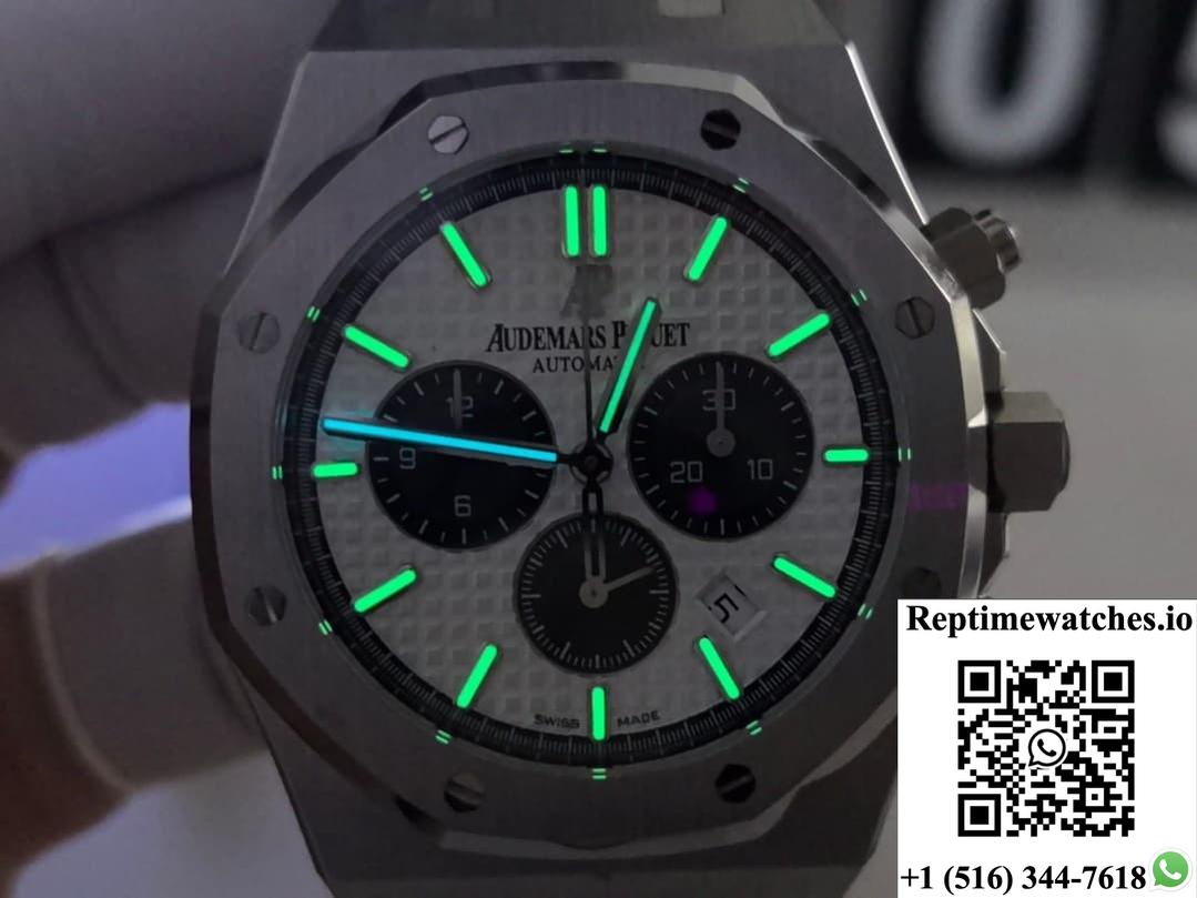 Audemars Piguet Royal Oak 26331ST.OO.1220ST.03 APW Factory date display