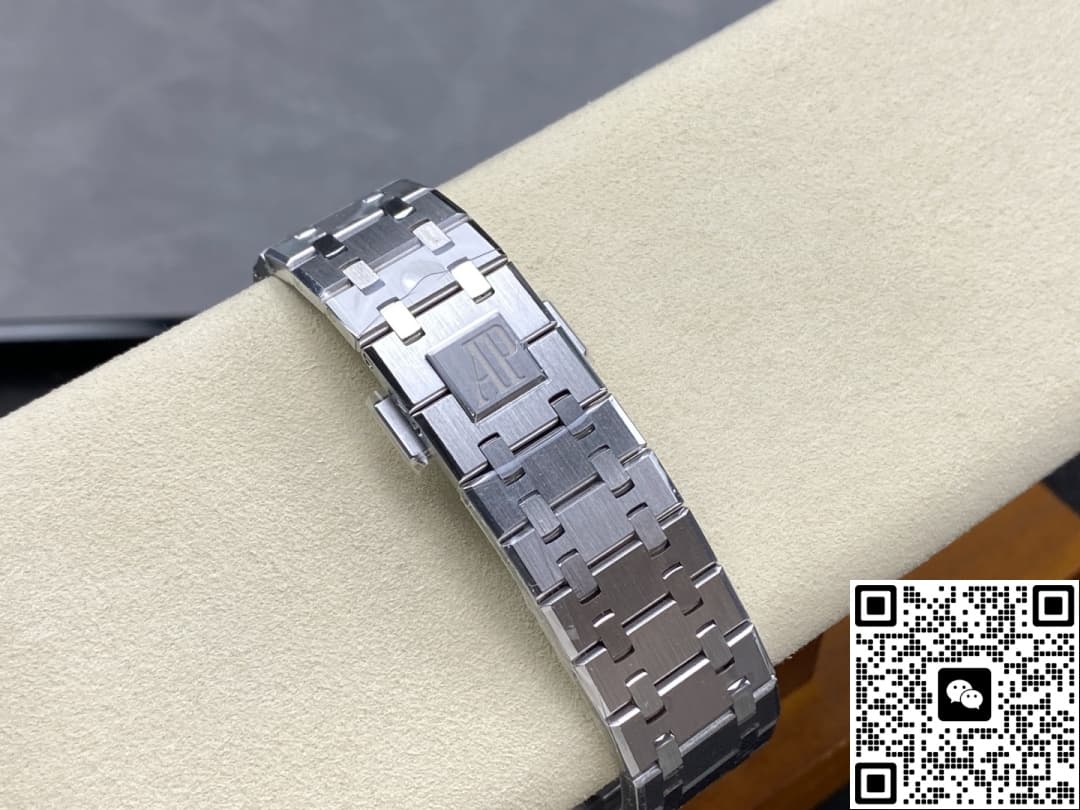 Audemars Piguet Royal Oak 26240ST.OO.1320ST.07 APS Factory Luminous hour markers
