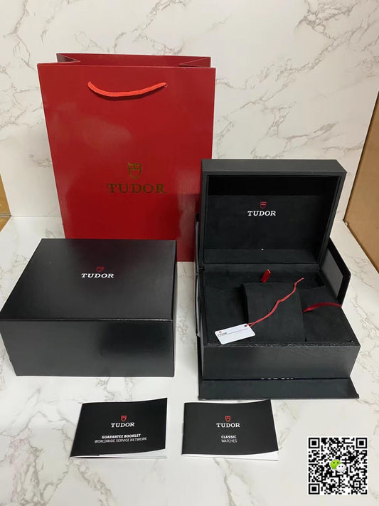 Tudor box