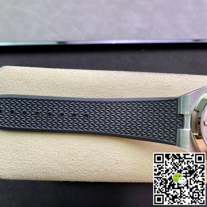 Vacheron Constantin Overseas 4500V 8F Factory Black Rubber Strap