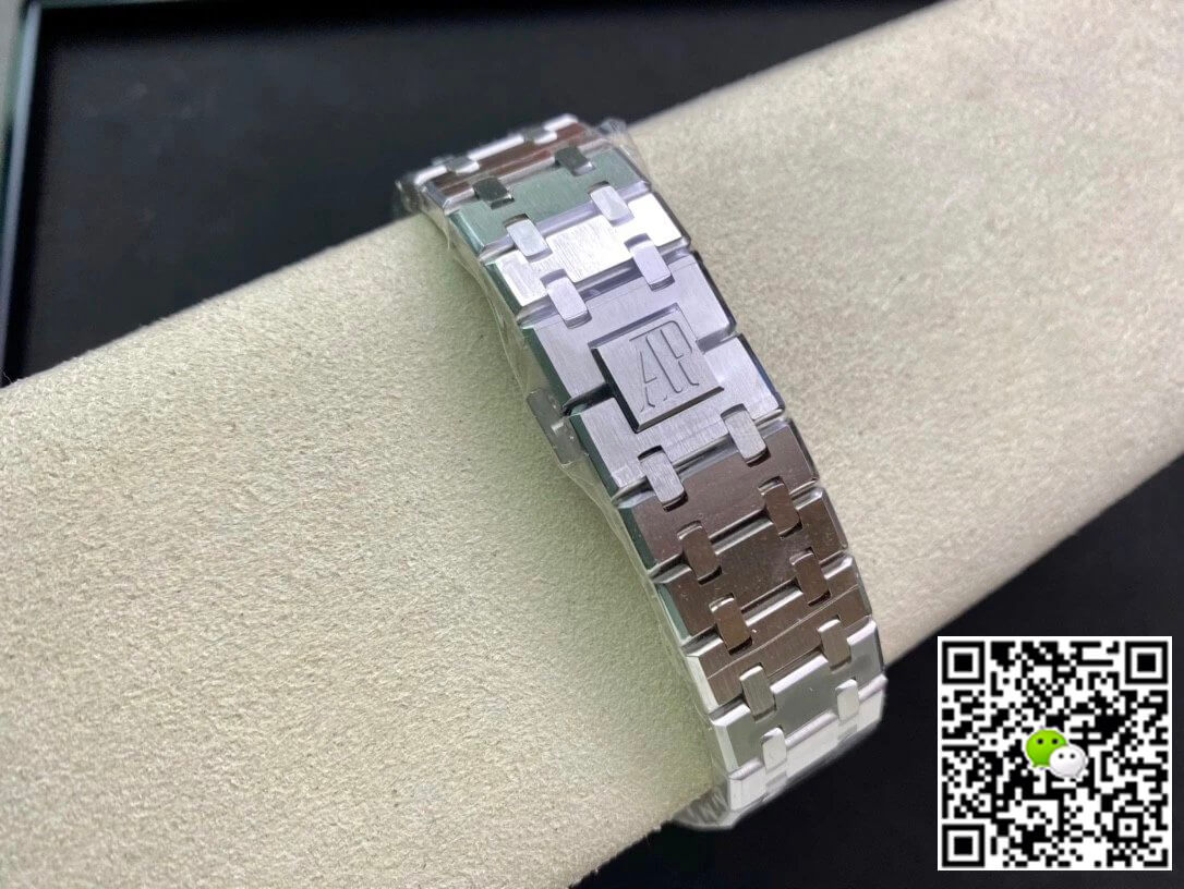 Audemars Piguet Royal Oak 15400ST.OO.1220ST.01 APS Factory Black Dial
