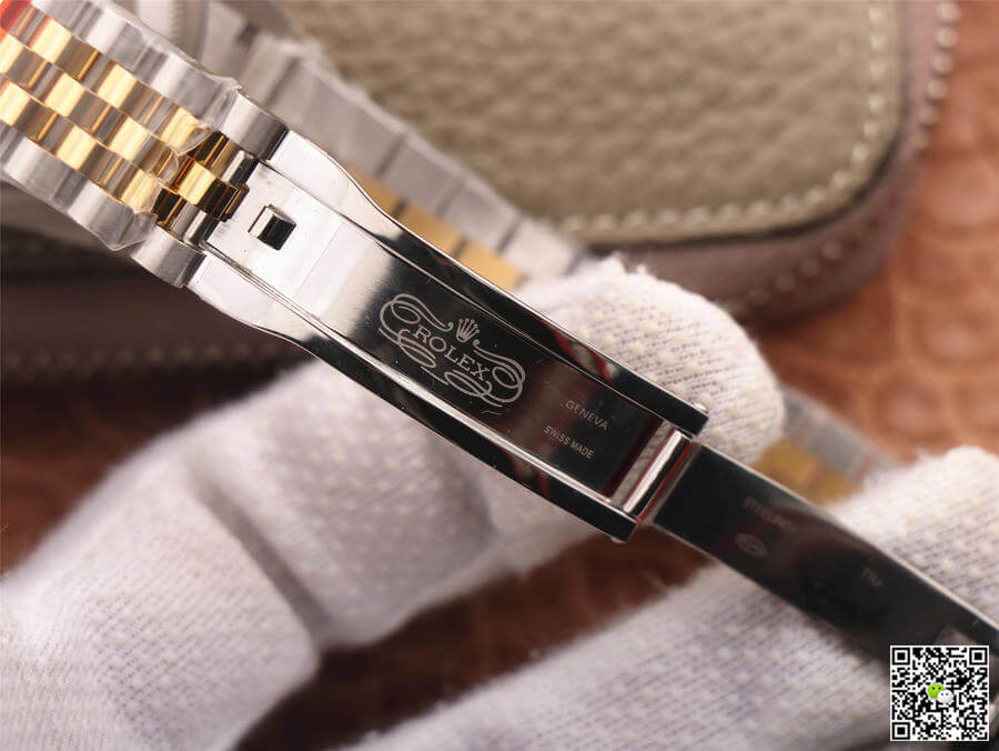 Rolex Datejust 126233 EW Factory Diamond Gold Dial