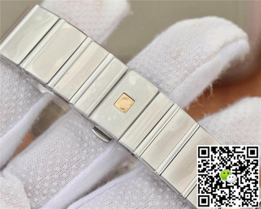 Omega Constellation 123.10.38.21.52.001 VS Factory Silver Dial