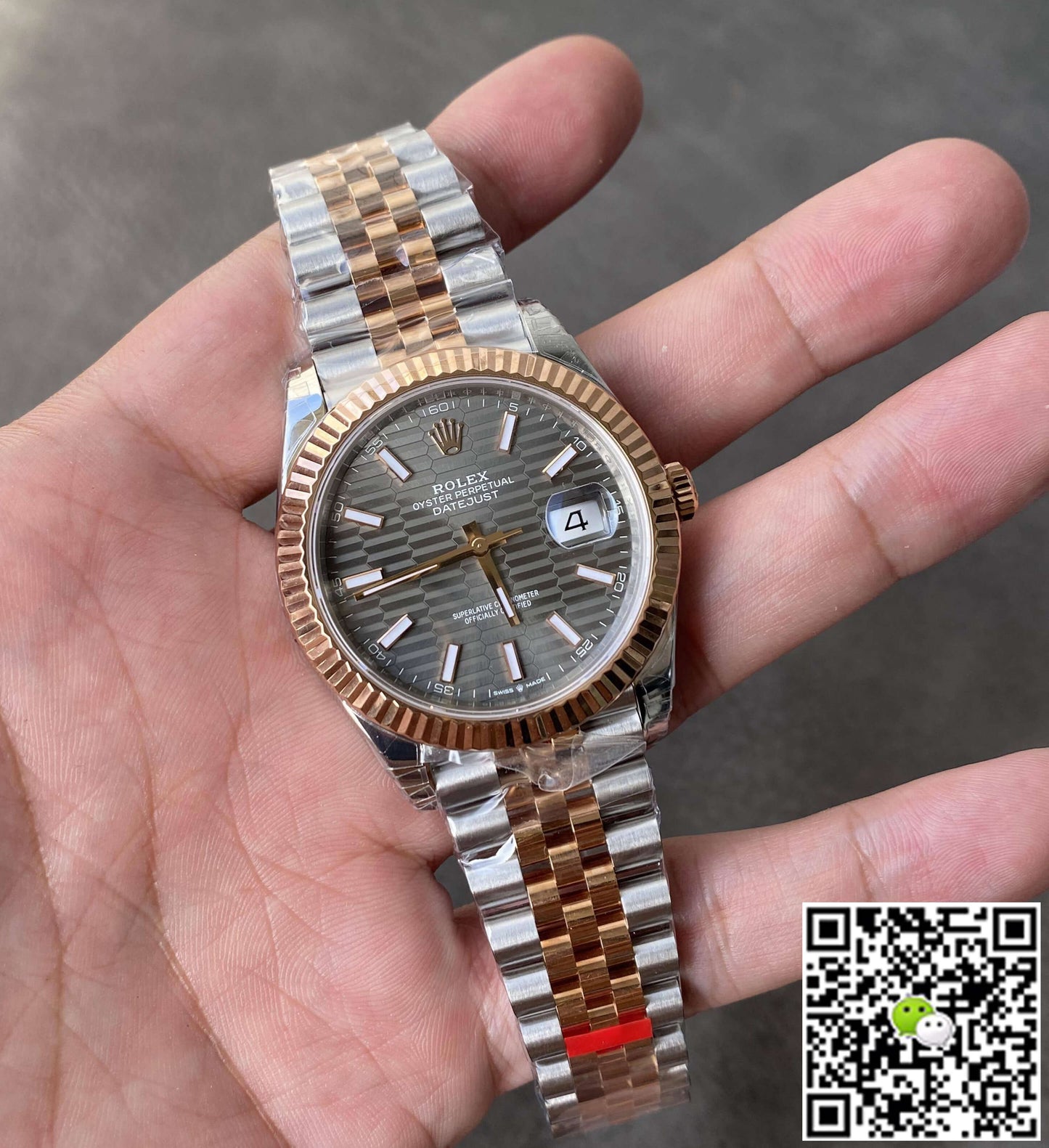 Rolex Datejust M126331-0020 41MM VS Factory Gold Bezel