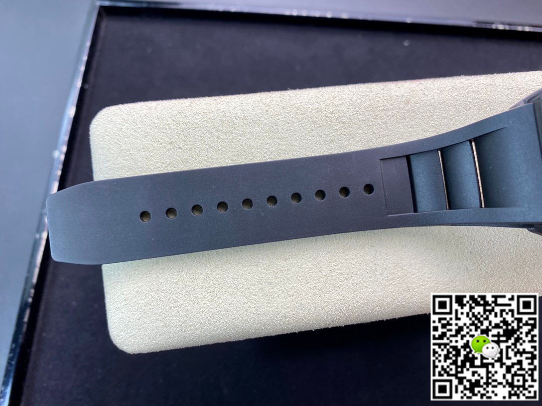 Richard Mille RM011 KV Factory Carbon Fiber Black Rubber Strap