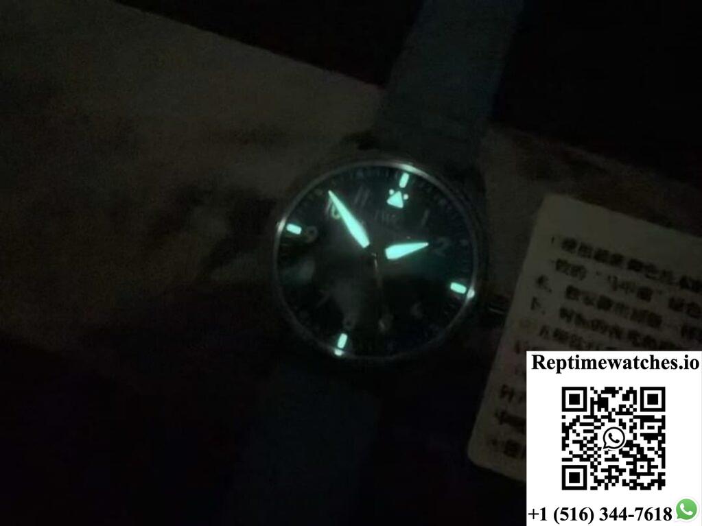 IWC PILOT’S WATCH IW328210 M+ FACTORY DATE DISPLAY