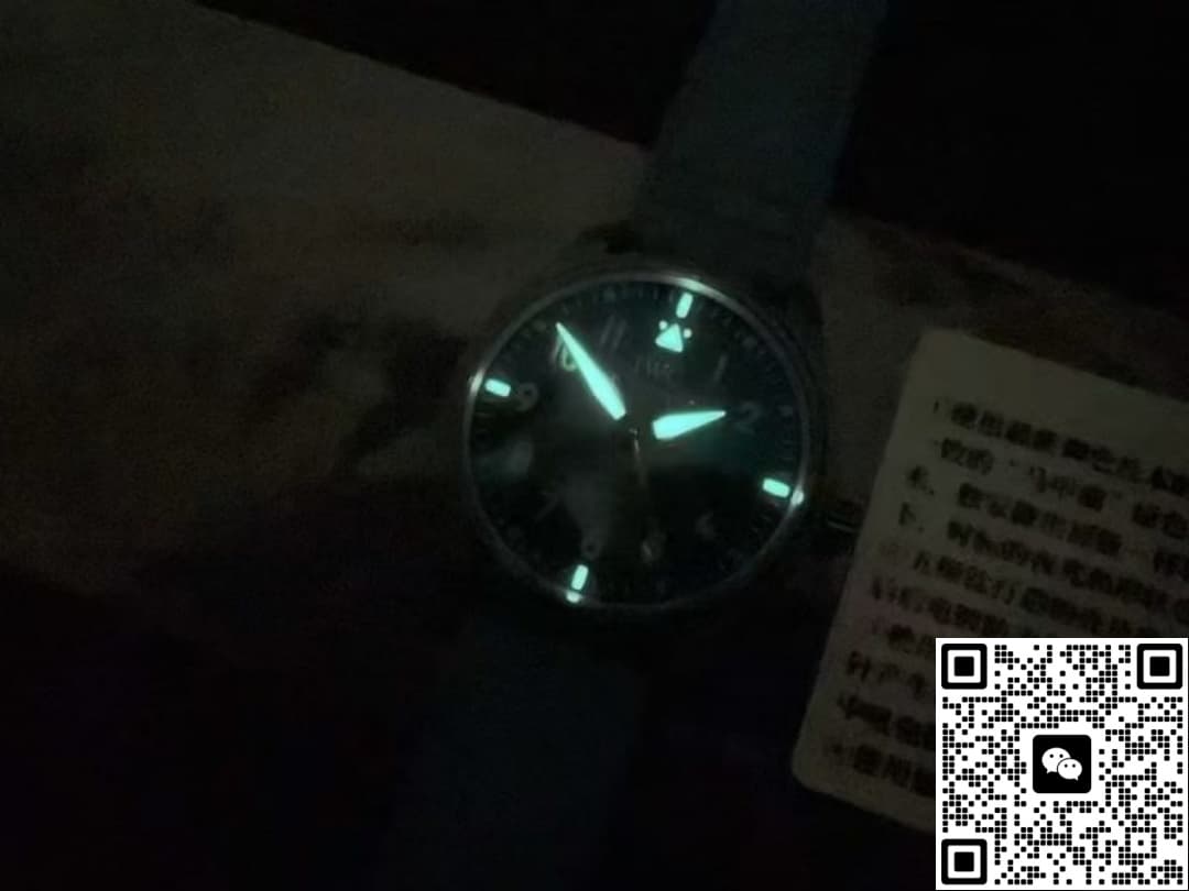 IWC Pilot’s Watch IW328210 M+ Factory Date Display
