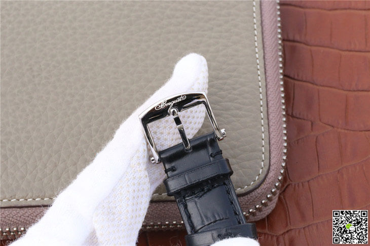 Breguet Marine 5817 Blue Dial Cowhide Strap