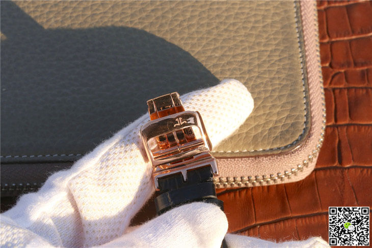 Jaeger-LeCoultre Reverso Q3732470 Rose Gold Black Dial