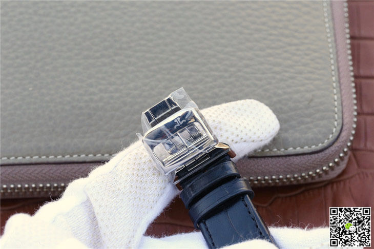 Jaeger-LeCoultre Reverso Q3738470 Stainless Steel Black Dial