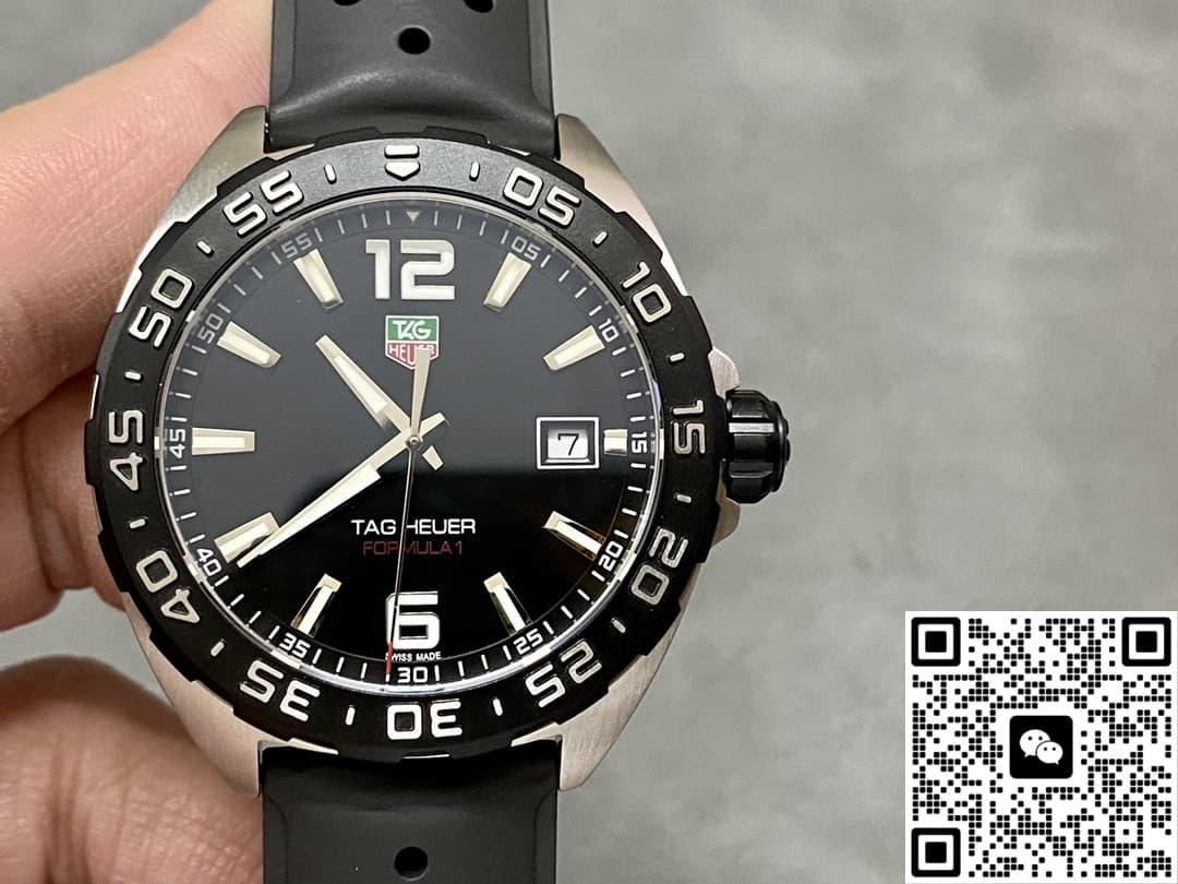 TAG Heuer F1 WAZ1110.FT8023 Date Display
