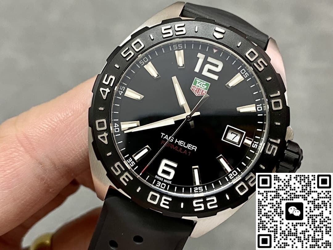 TAG Heuer F1 WAZ1110.FT8023 Date Display