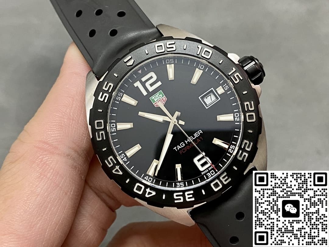 TAG Heuer F1 WAZ1110.FT8023 Date Display